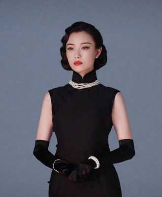 穿旗袍梳什么发型图片（穿旗袍梳什么发型图片女）