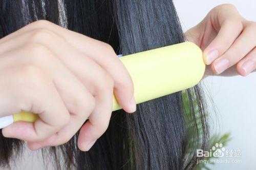 烫的卷发怎么自己弄直（烫的卷发怎么自己弄直小窍门）