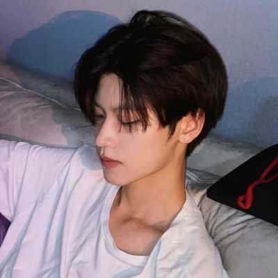 中分怎么留男（中分头发怎么向后倒男）