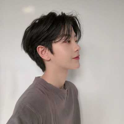 中分怎么留男（中分头发怎么向后倒男）