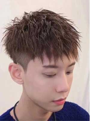 男生怎么烫头发（男生怎么烫头发好看）