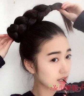 高髻怎么梳（头顶高怎么扎好看）