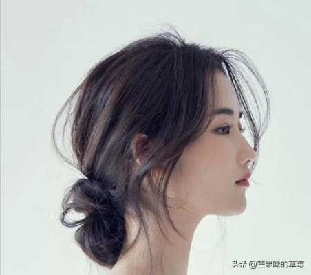 头发厚的女生适合什么发型（头发干枯毛燥分叉还有点硬是做柔顺好还是软化好）