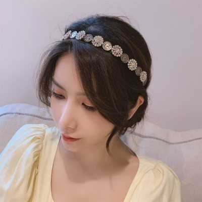 女孩公主头怎么梳（化妆头发箍怎么戴）