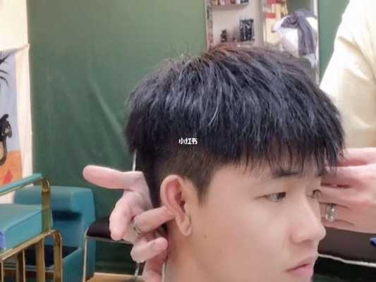 头发厚适合剪什么发型男（为什么男生的头发比女生的头发厚）