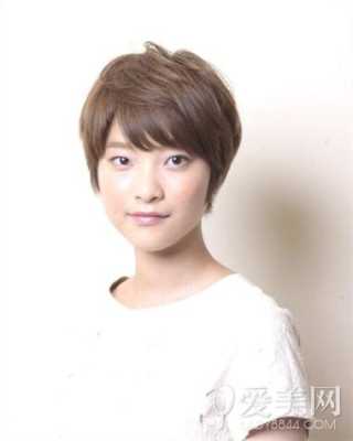 四方脸适合什么短发（四方脸适合什么短发型图片女）