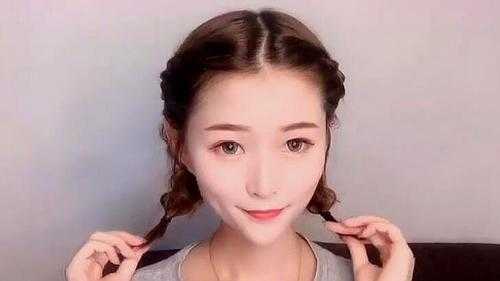脸胖怎么扎头发好看（方圆脸证件照是散发好还是扎起来）