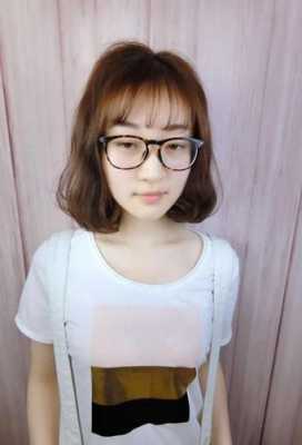眼镜女适合什么发型