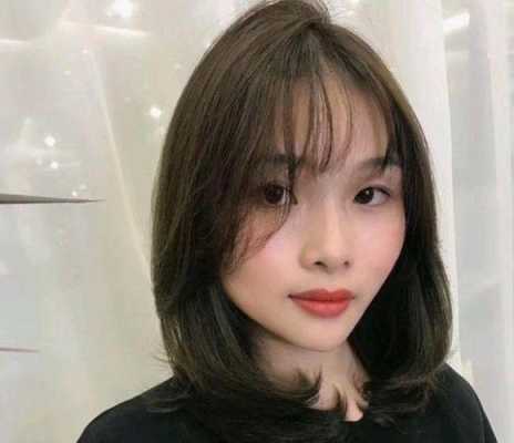 颧骨高宽适合什么发型（颧骨高宽适合什么发型女）