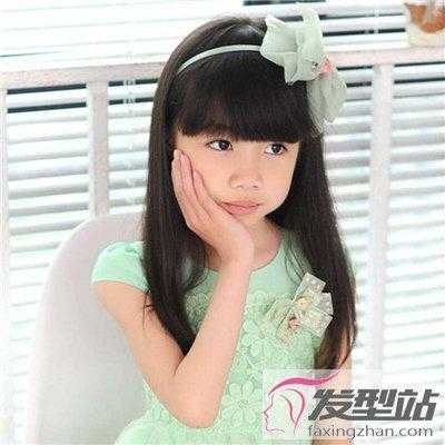 宝宝齐刘海怎么剪（女童齐刘海怎么梳起来）