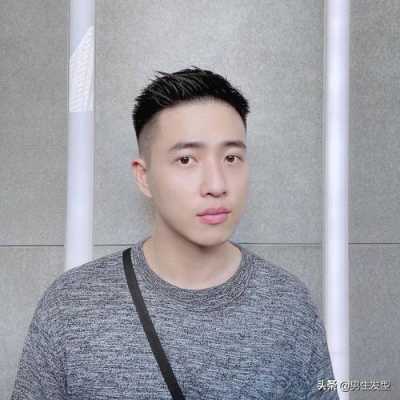 男生头发怎么留厚（男生额头宽适合什么发型）