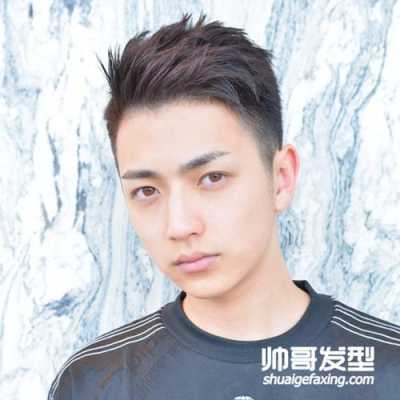脑门大的男生适合什么发型（脑门大的男生适合什么发型图片）