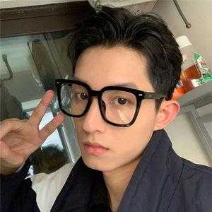 男人什么样的脸好看（男生方形脸戴什么样的眼镜好看）