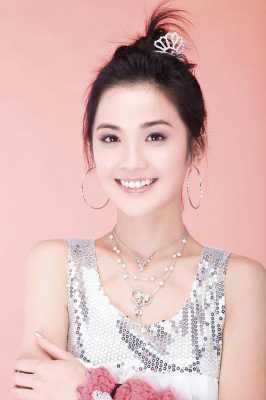 蔡卓妍属于什么脸型（蔡卓妍属于什么脸型的人）