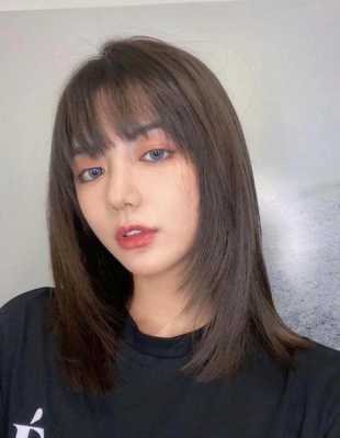鼻梁不高适合什么发型（五官钝感适合什么发型）