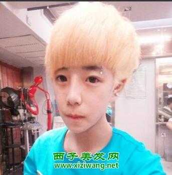 男生头发怎么拉直（男生头发怎么拉直比较自然）