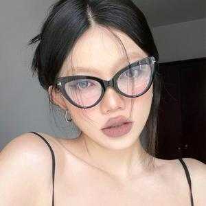 长脸适合什么眼镜女（长脸带什么眼镜好看）