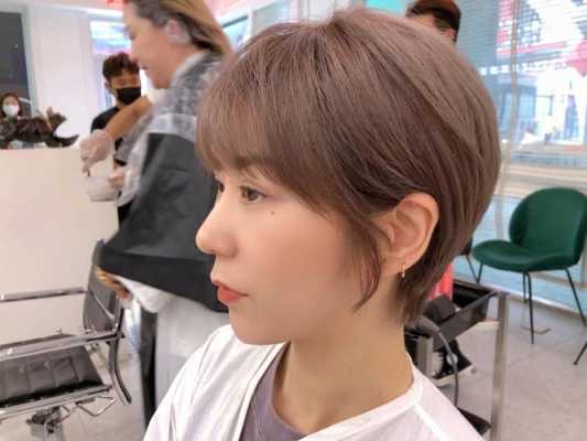 短发自己染发怎么染均匀,中发染什么颜色好看女