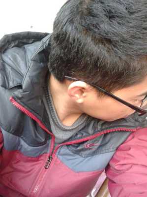 我是男生，我去年2014冬天头发开始变干，以前头发洗好头发都是很有感觉的，很软很坚韧，睡觉的时候会,2014什么发型好看男生