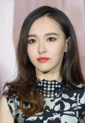 大额头是什么脸型（大额头是什么脸型图片）