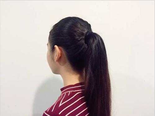 跳舞时头发怎么扎（舞蹈马尾怎么扎）