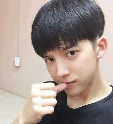 男生把头发拉直好看还是烫直好看,男生留什么头发好看