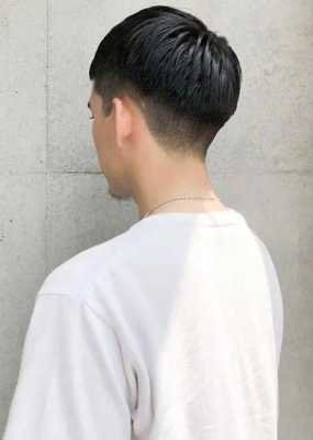 平脸男生适合什么发型（男生后脑平应该弄什么发型）