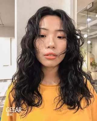 水波纹发型怎么烫（电棒造型水波纹手法）