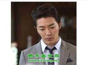 大饼脸适合什么发型男（大饼脸怎么改善脸型）