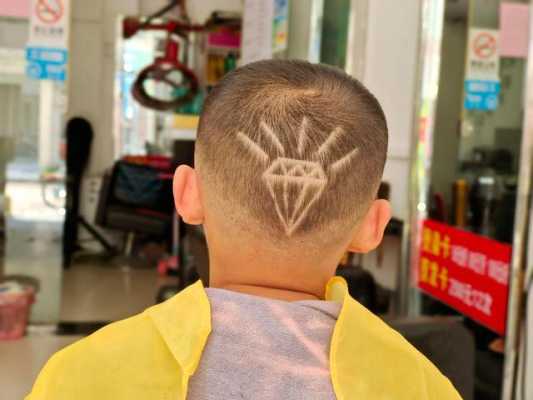 男童头发怎么剪（男孩头发像爸爸还是妈妈）