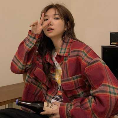 红色格子衬衫怎么搭配,红色格子衬衫怎么搭配好看女
