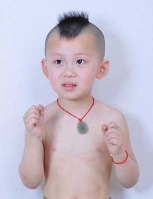 小男孩头发怎么剪（儿童前面留一撮头发怎么剪）