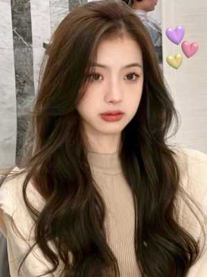 颚骨高的女生适合什么样的发型,