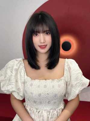 大脸盘子适合什么发型,盘子脸适合什么刘海女