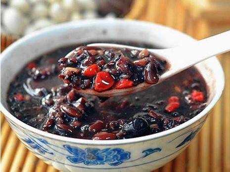 女生掉头发怎么调理,女性脱发吃什么食物好