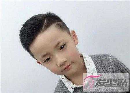 新生儿理发留6厘米还是3cm,小孩适合剪什么发型男孩