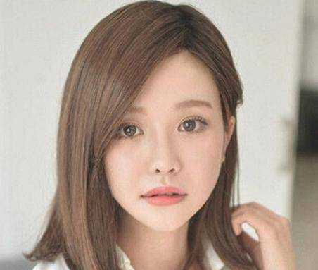 女人圆脸适合什么发型（女人圆脸适合什么发型图片）