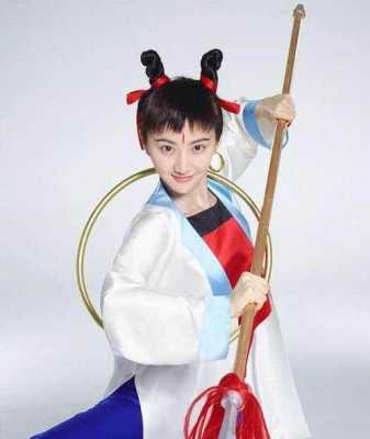哪吒头配什么衣服（哪吒在天庭穿什么衣服）