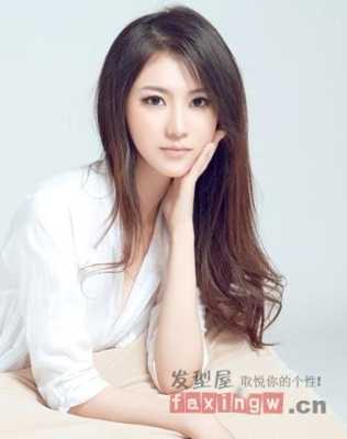斜刘海怎么分好看（刘海斜向哪边好看）