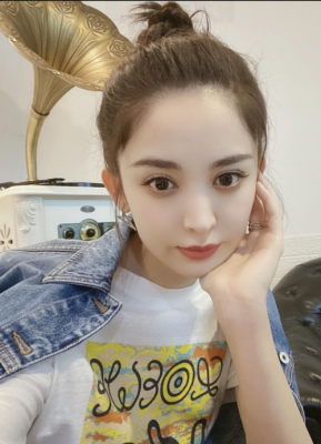 娜扎丸子头怎么扎（娜扎丸子头怎么扎好看）
