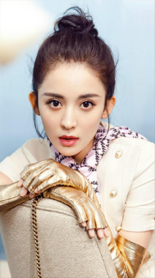 娜扎丸子头怎么扎（娜扎丸子头怎么扎好看）