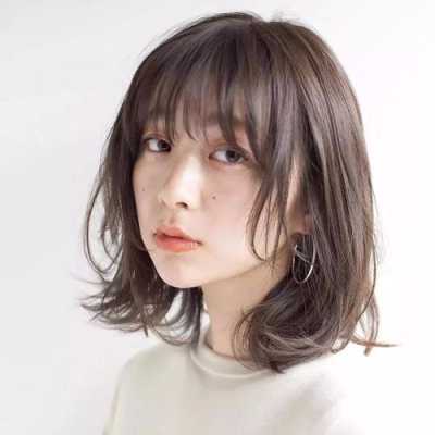 软头发女生适合什么发型（软头发女生适合什么发型图片）