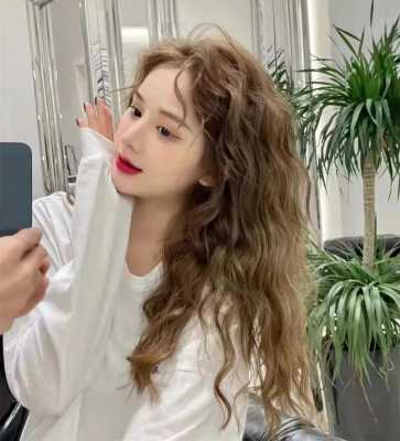 烫好的头发怎么保持卷（刚烫完发怎么染发不影响卷度）