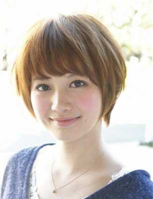 脸胖适合什么短发女（50多岁胖脸女人发型）
