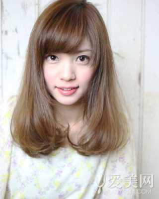 女额头窄留什么发型（额头窄，下巴宽的女生适合剪什么发型）