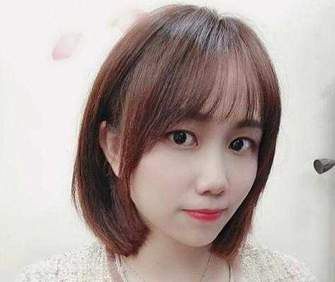 女额头窄留什么发型（额头窄，下巴宽的女生适合剪什么发型）