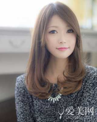 女额头窄留什么发型（额头窄，下巴宽的女生适合剪什么发型）