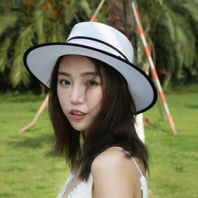 一次性帽子哪边戴前面,礼帽怎么带好看