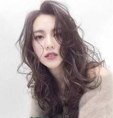 用拉直板怎么烫出大卷发,大卷发怎么烫好看