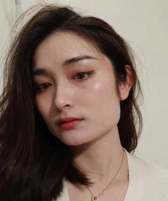 方脸怎么打扮（黄皮方脸适合什么发型）